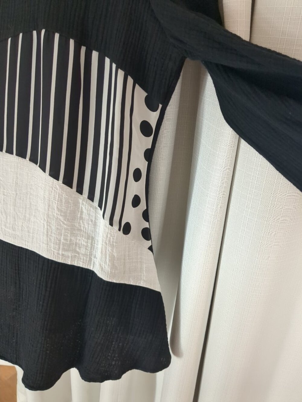 Black / White Pull Over Tunic - Picture 3 of 7